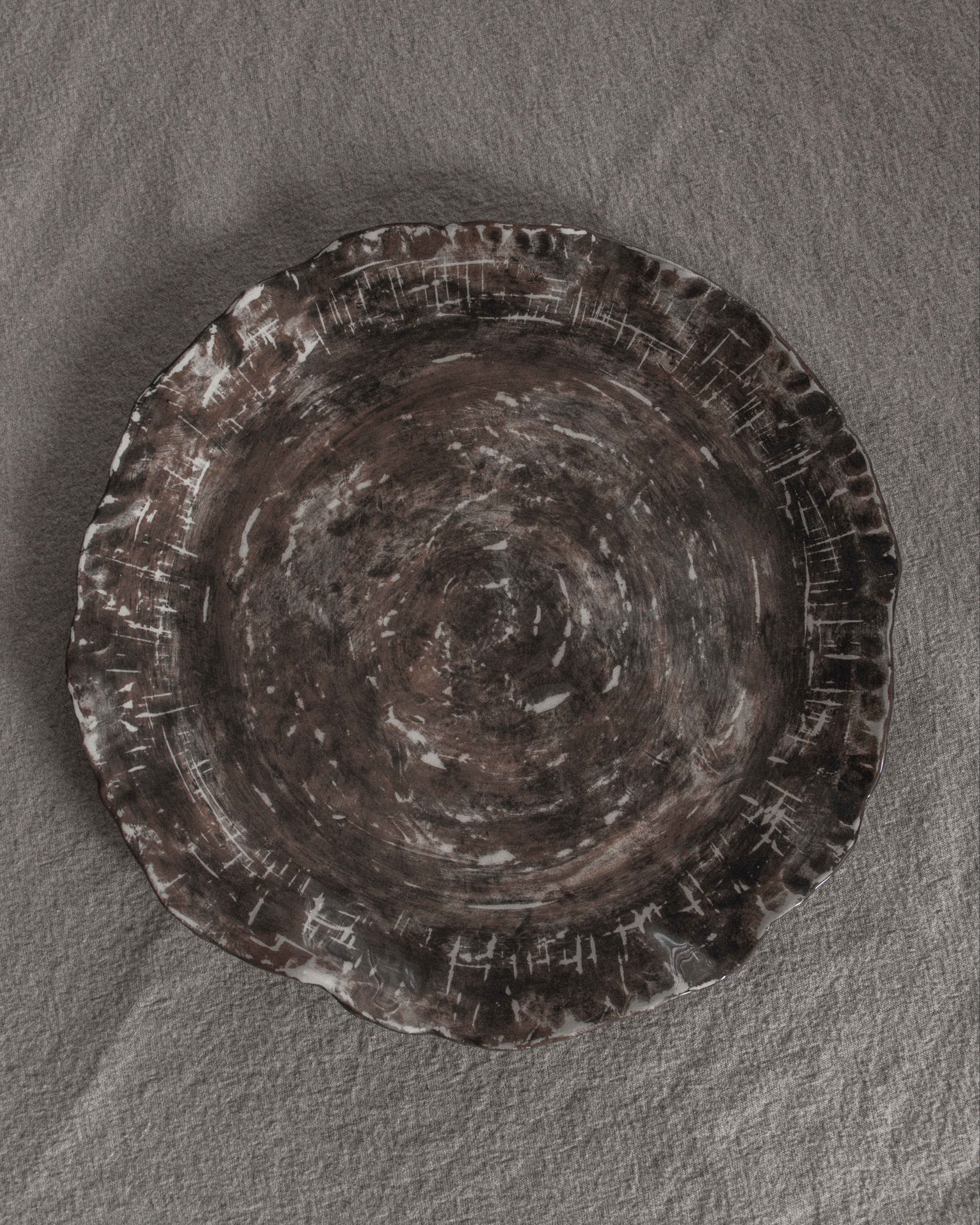 Dinner Plate in Espresso