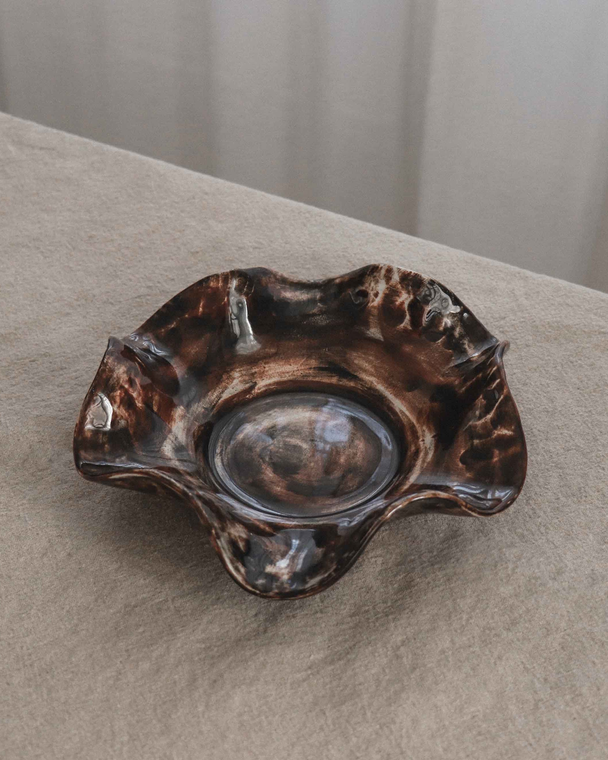 Salad / Pasta Plate with Shell Rim Design in Espresso