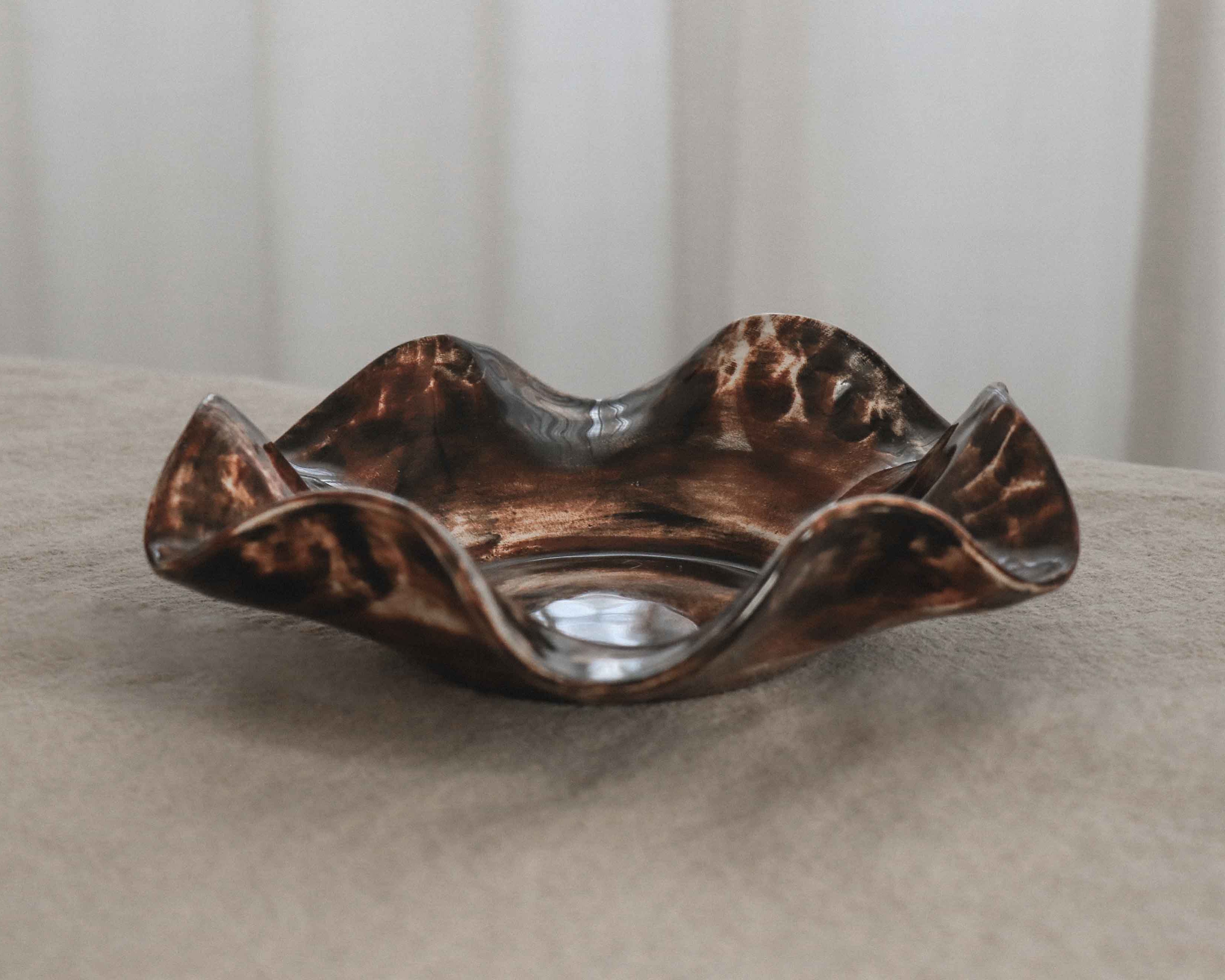 Salad / Pasta Plate with Shell Rim Design in Espresso