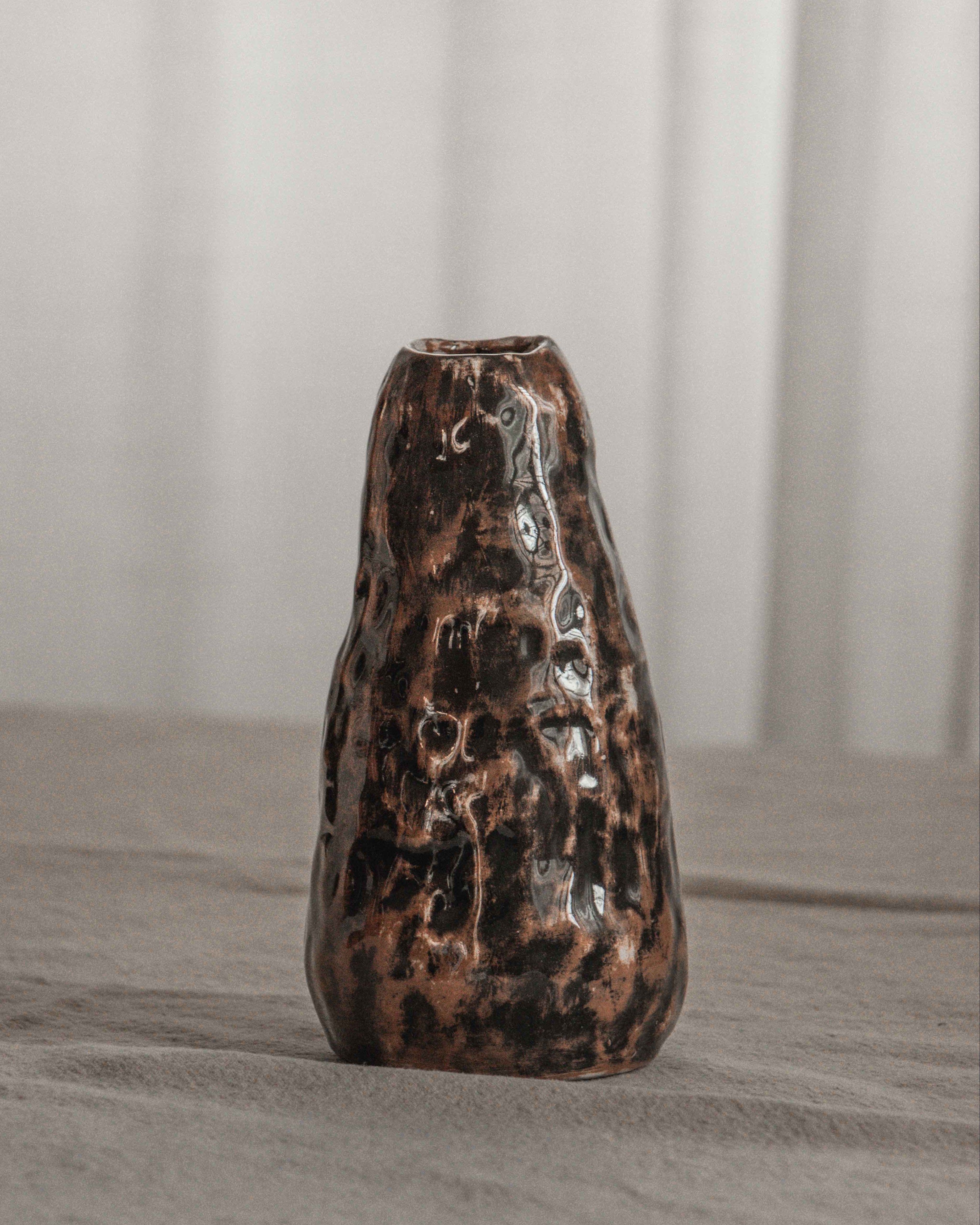 Volcano Vase in Espresso