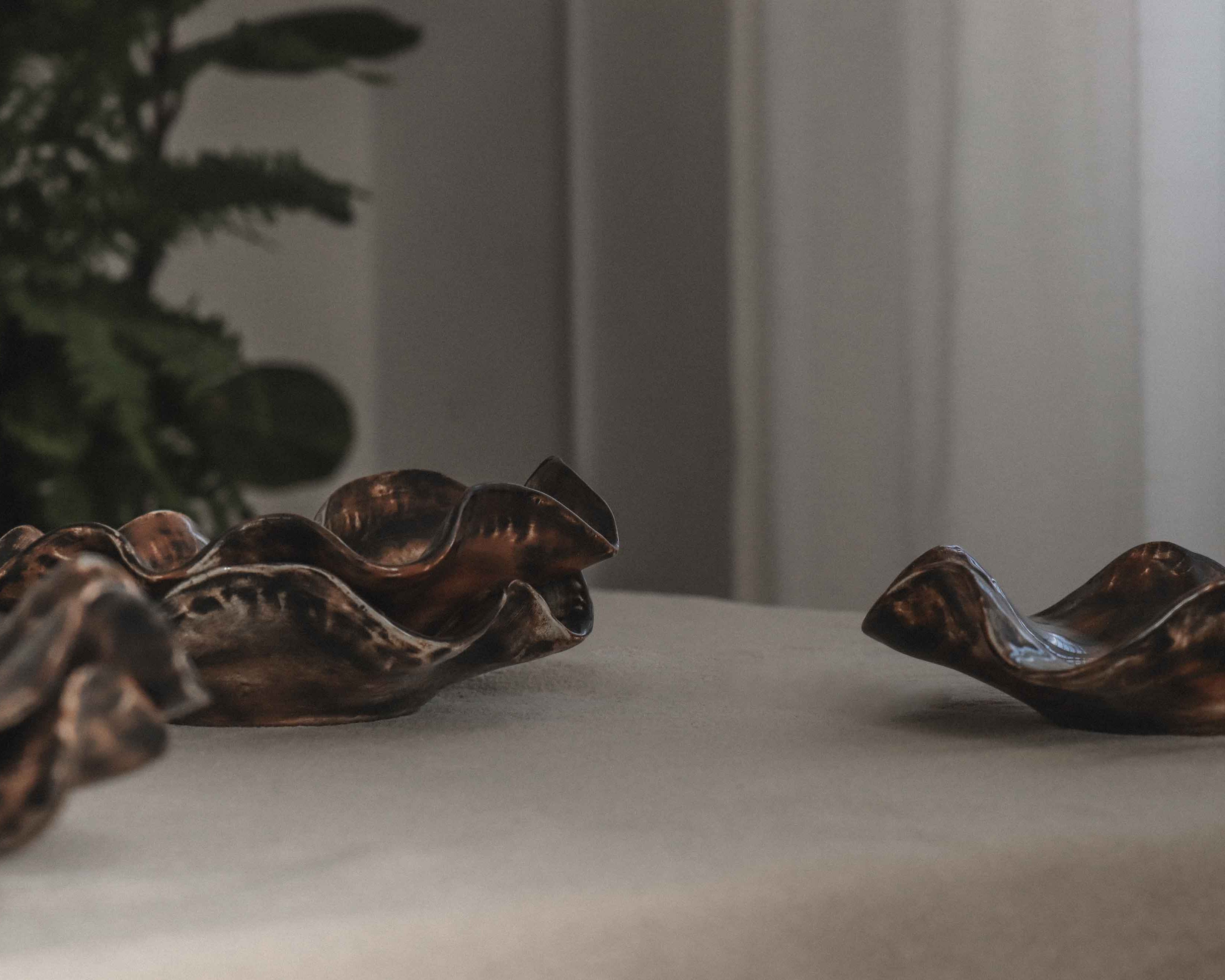Salad / Pasta Plate with Shell Rim Design in Espresso
